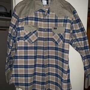 Men’s wrangler button up work shirt